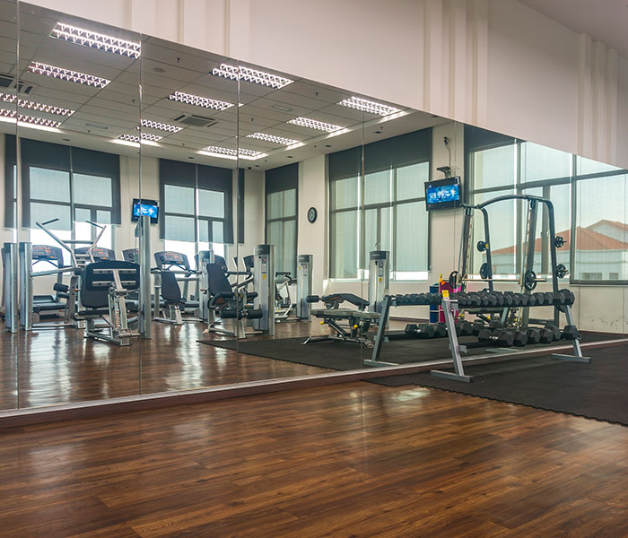 gym wall mirrors